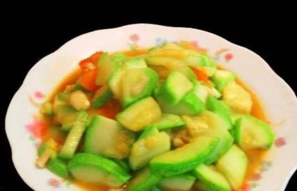 西葫芦瓜能凉拌吃吗视频,清爽美味一夏