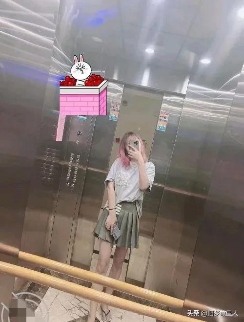 卖花的老板娘的吃瓜视频