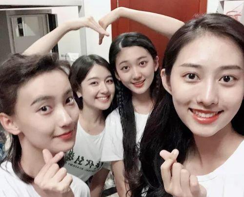 李兰迪吃瓜少女视频大全,萌态百出，笑料连连